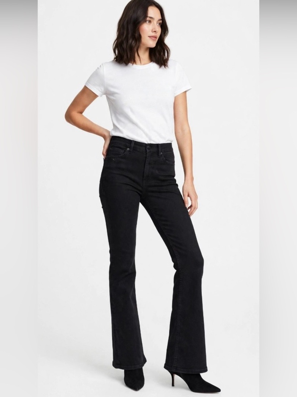 Jones New York Sutton straight with slight Flare Jeans in Black Size 10